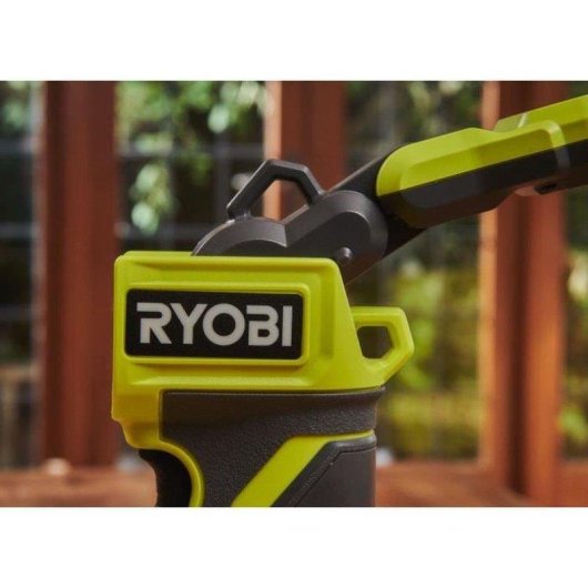 Linterna LED Ryobi One+ RSL18-0 18V Inalámbrica 800 lm Cabezal Plegable