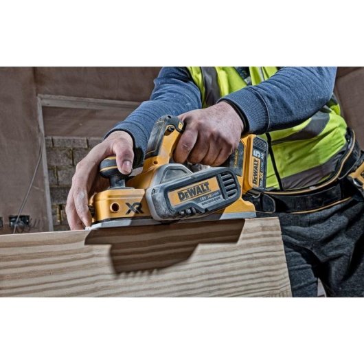 Cepillo eléctrico DeWALT DCP580N 18V 82 mm