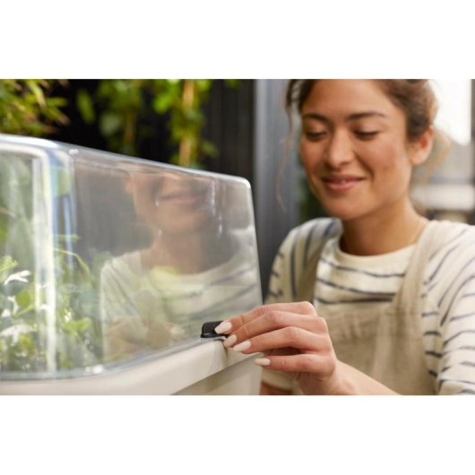 Potager surélevé Elho Noa 64L gris avec cloche et réservoir intégré