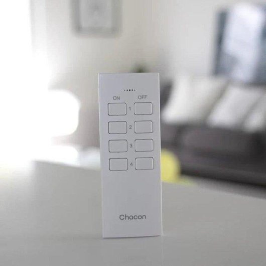 Presa intelligente Chacon set 3 prese RF 433,92 MHz con telecomando 8 tasti