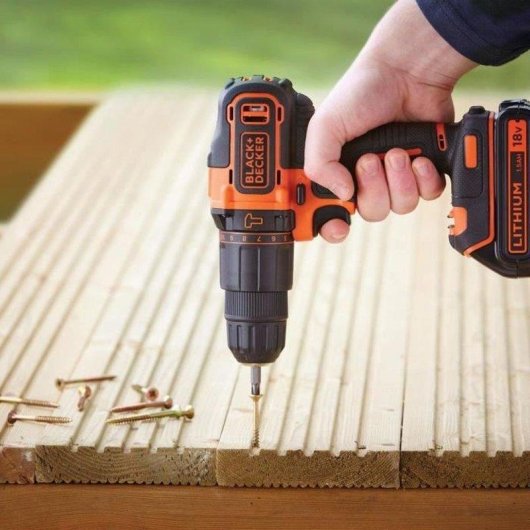 Taladro Percutor Inalámbrico BLACK+DECKER BDCHD18S32-QW 18V Li-ion 1,5 Ah