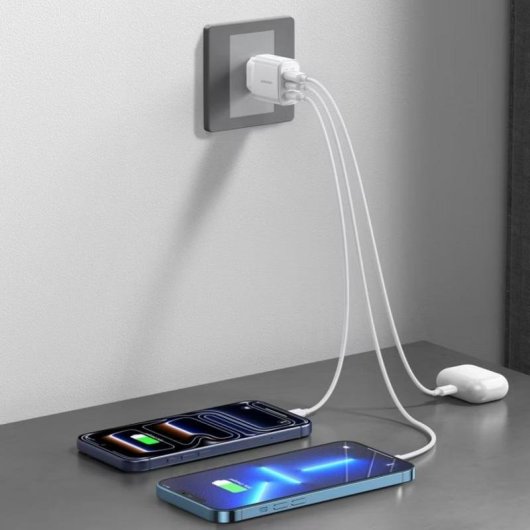 Cargador de pared GaN Joyroom JR-TG6 30W 3 puertos USB-C Lightning USB-A