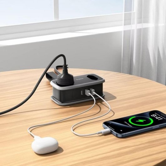 Régua Orico AP3 6 Tomadas USB-A USB-C 65W GaN com Proteção e Cabo Dobrável