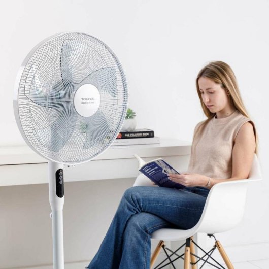 Ventoinha de Pé Taurus Ice Brise Silence 24W 40cm 24 Velocidades Ultra Silenciosa Comando