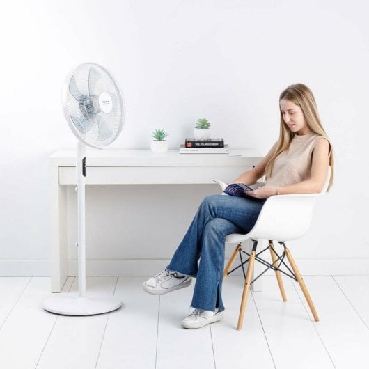 Ventoinha de Pé Taurus Ice Brise Silence 24W 40cm 24 Velocidades Ultra Silenciosa Comando