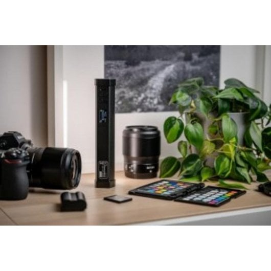 Multiblitz Newell RGB Kathi Nano Pro LED-Lampe 360 Farben CRI 96+