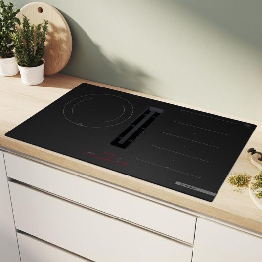Induktionskochfeld Bosch mit integriertem Abluftsystem flexible Zonen Touchsteuerung