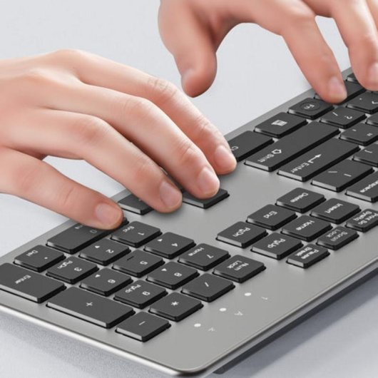 Teclado UNITEK SlimTap Ultra Light completo com switch de tesoura cinza