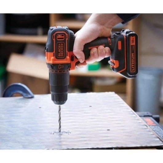 Trapano a percussione BLACK+DECKER BDCHD18C2TA-QW 18V 40Nm 2 batterie 1.5Ah