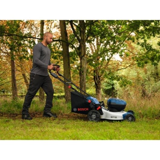 Cortacésped Bosch GRA18V2-46SP inalámbrico 46 cm 36V doble batería azul