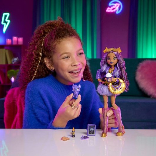 Monster High Clawdeen Wolf Fashion Puppe mit Haustier und 7 Zubehör