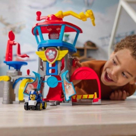 Spin Master PAW Patrol Spielzeug Flughafen Air Rescue mit Chase-Fahrzeug und Rettungsset