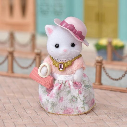 Figura Sylvanian Families Fashion Case Alicia Gatita Persa 350 Combinaciones