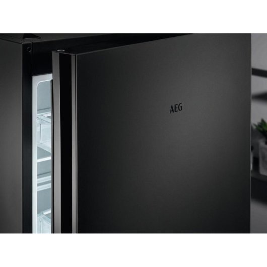 Frigorífico Combi AEG ORC8M361DT Total No Frost 201cm 366L D Negro