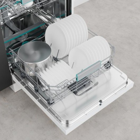 Lavavajillas Hisense HS663A90WUK 16 servicios A con función AquaStop y secado automático