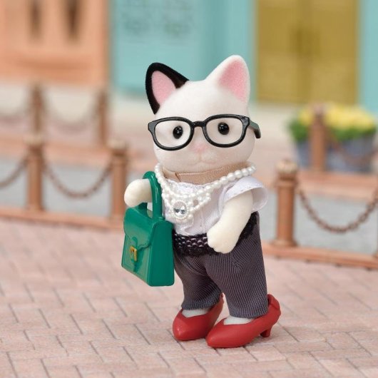 Figura Sylvanian Families 5462 Felicia Gato Tuxedo Town Girl Series 9,5 cm