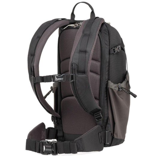 Mochila Think Tank para cámaras fotográficas con tirante para hombro y protector de lluvia