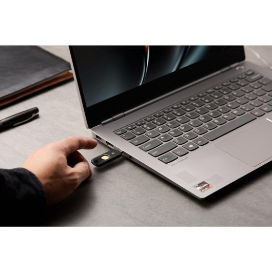 Zutrittskontrolle Kensington VeriMark NFC+ USB-C Schlüsselanhänger 10 Benutzer Sicherheit