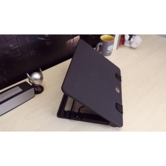 Support ordinateur portable Ergostand IV Cooler Master 17 pouces ventile