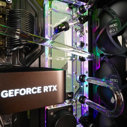 PcCom Custom Ryzen 9 9950X3D2 / 64 GB / 4TB SSD / RTX 5090 / Windows 11 Pro Hyperion