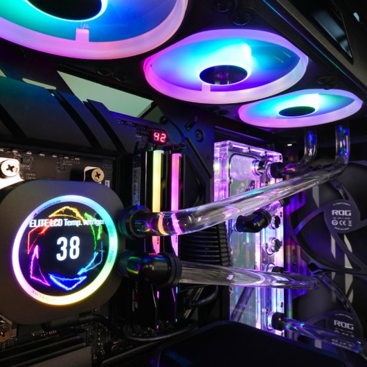 PcCom Custom Ryzen 9 9950X3D2 / 64 GB / 4TB SSD / RTX 5090 / Windows 11 Pro Hyperion