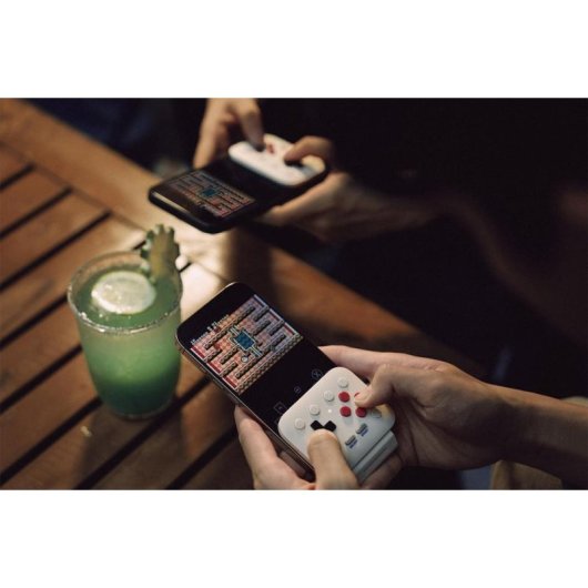 Controlador 8BitDo FlipPad G Classic Edition USB-C para dispositivos moveis