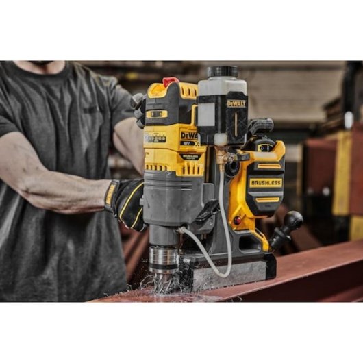 Perceuse droite DeWALT DCD1623N-XJ Batterie et LED