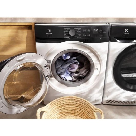 Lavatrice Electrolux EFE6894O2B 9Kg 1400rpm A Bianco AI WashAssist