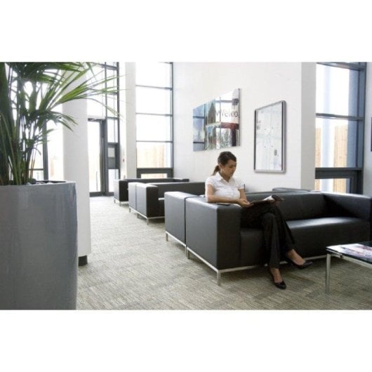 Vitrine NOBO Premium Plus fond magnetique 8 x A4