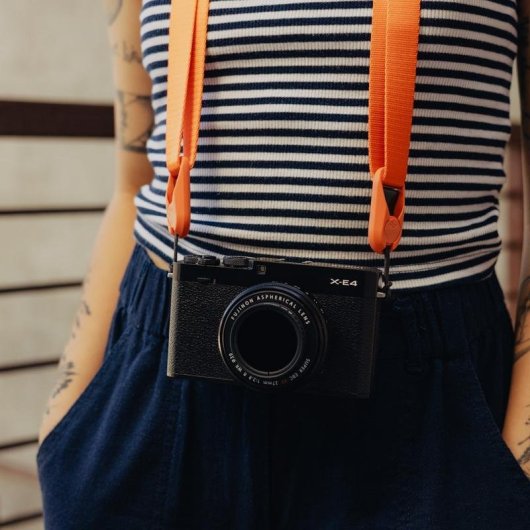 Tracolla Peak Design Leash per fotocamera digitale in pelle arancione