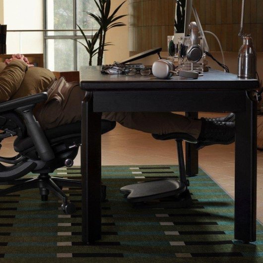 Apoia-pés LiberNovo StepSync Omni Pro ergonómico ajustável estável
