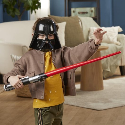 Figurine Hasbro Star Wars avec masque et sabre multicolore
