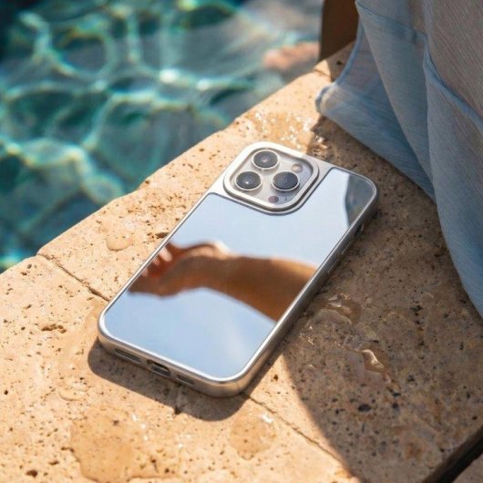 Capa La Casa de las Carcasas Espelho Proteção Reforçada para iPhone 15 Pro Max