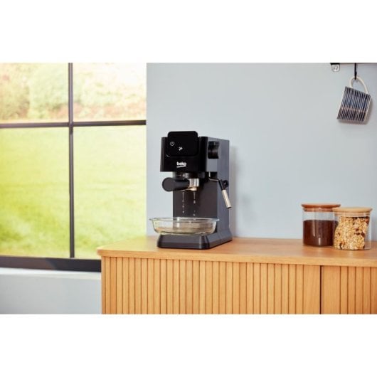 Cafetière expresso Beko CEP5302B 1,1 L 15 Bars avec mousseur à lait