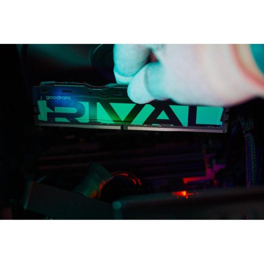 Memoria RAM Goodram Rival Radiant 16GB 2x8GB DDR4 3200MHz CL16 verde con radiator