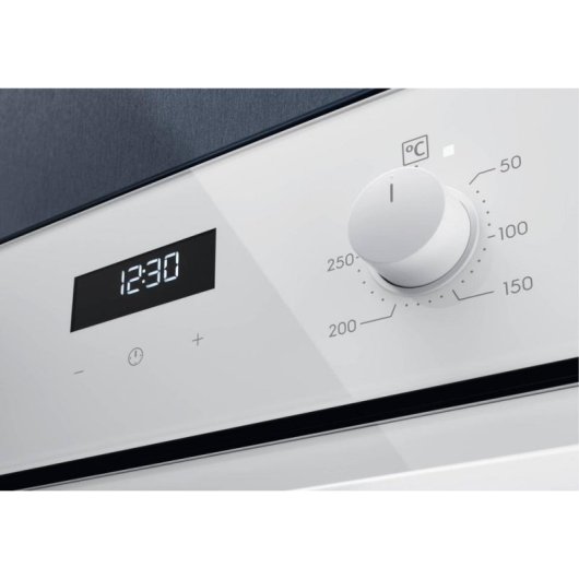 Horno Multifunción Electrolux EOF5F50BV 65L 56cm Catalítico A con Grill Blanco