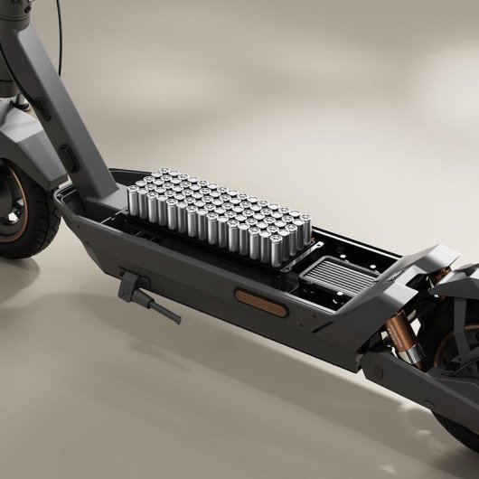 Patinete eléctrico NAVEE GT5 Max 700W Autonomía 90km Suspensión LED Gris