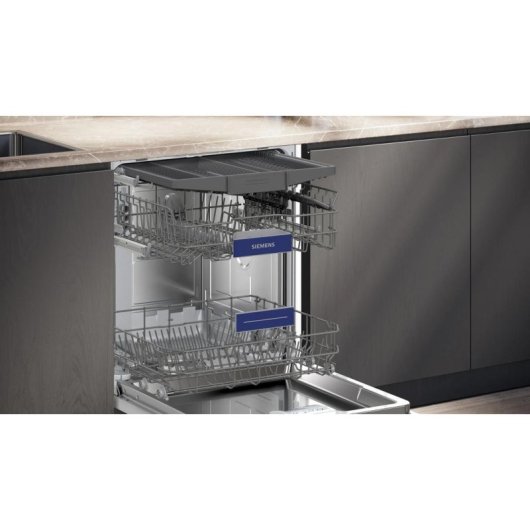 Lavavajillas Siemens iQ300 SX63HX03VE 14 servicios C con Home Connect y AquaStop