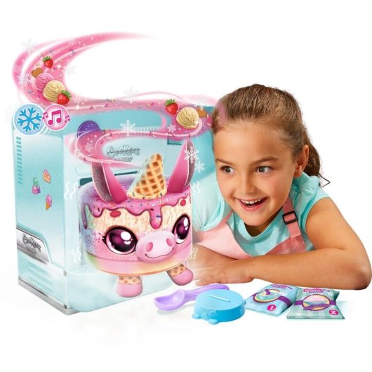 Brinquedo interativo Moose Toys Cookeez Makery Freezy Cakez multicolorido sonoro