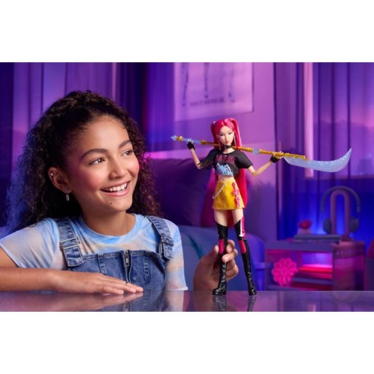Bambola Mattel Mira Guerriere K-pop con Spada