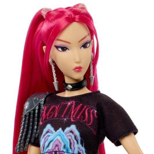 Bambola Mattel Mira Guerriere K-pop con Spada
