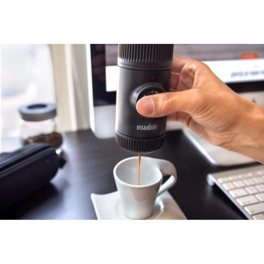 Cafetière à capsules portable Wacaco Nanopresso 0,08 L 18 bars noire