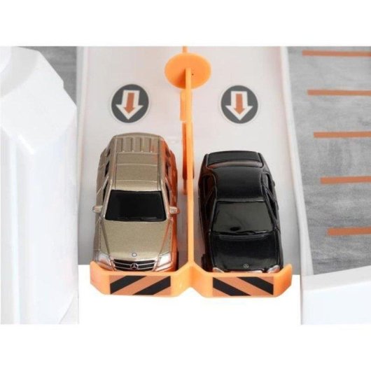 Garaje de juguete Klein Mercedes-Benz de 5 niveles con ascensor y pistas reversibles