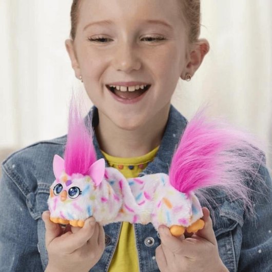 Juguete de peluche electrónico Hasbro Furby DJ Furblets Berry-Cup-Cake con clip