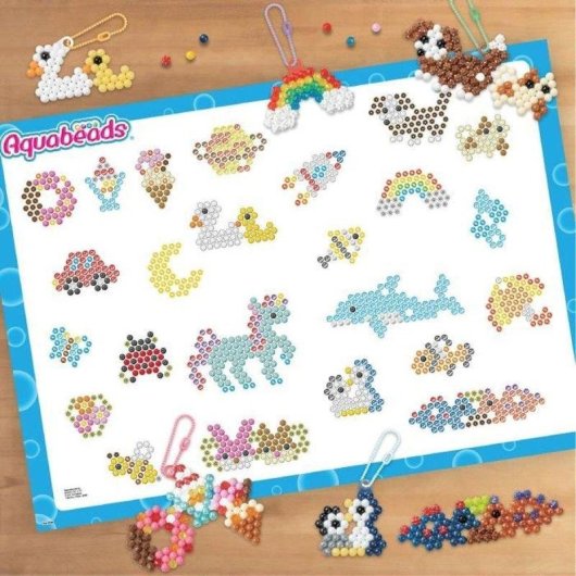 Aquabeads Set fuer Anhanger und Schluesselformen, 1400 bunte Perlen