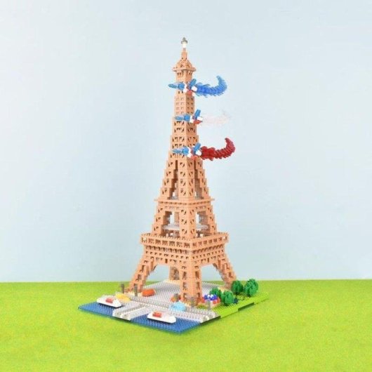 Bandai Nanoblock Torre Eiffel Deluxe NB057 130 peças