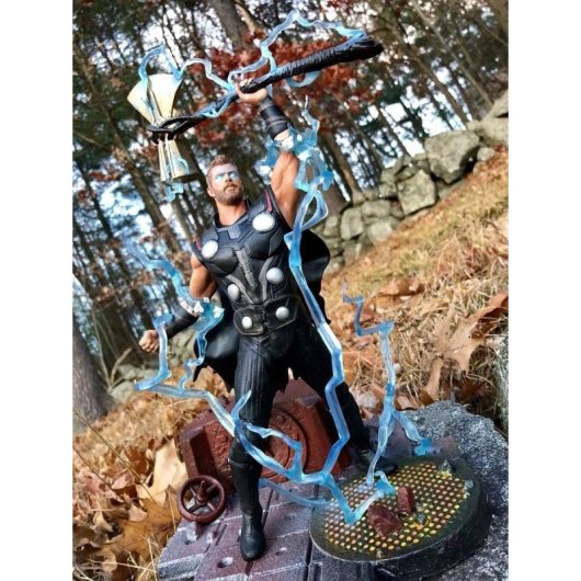 Figura Thor Avengers Infinity Wars Estatua Diorama Marvel 23 Cms