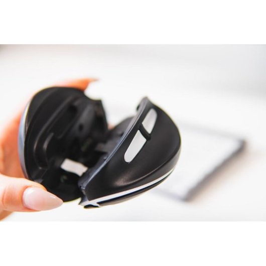 Ratón BakkerElkhuizen Oyster con cable USB 1200 DPI negro y plata vertical