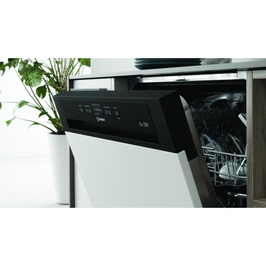 Lavastoviglie Indesit I3B L634 B 14 Coperti Classe D 44 dB