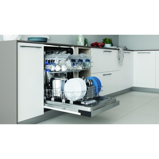 Lavastoviglie Indesit I3B L634 X 14 coperti D 44 dB touch semi-incasso